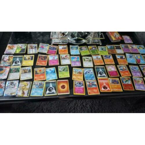 Leuke Pokémon kaarten +boekje derbij