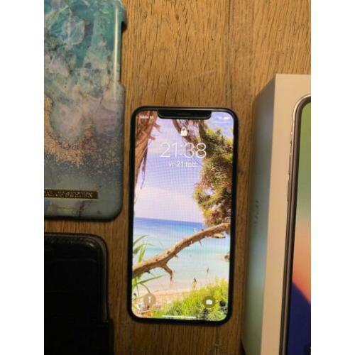 Apple iPhone X 64Gig + 8 iDeal of sweden IN PERFECTE STAAT