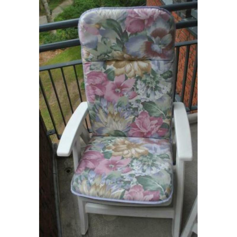 Tuinstoelen met kussens, 3 stuks, wit, nette staat
