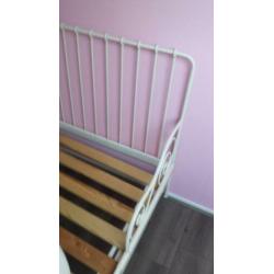 Meidenbed