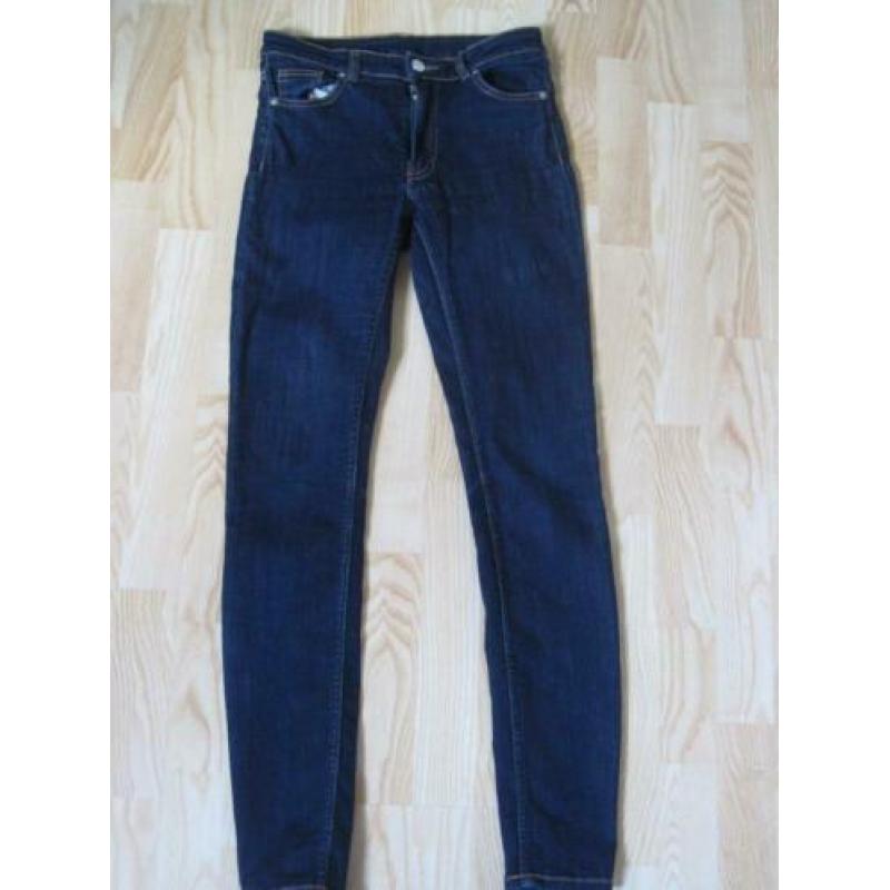 MOOIE DAMES JEANS van MONKI. Maat:27.