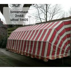 ROOM witte met rode markies