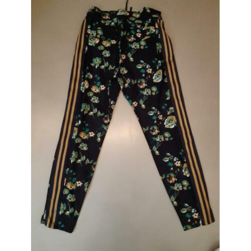 Super mooie broek van Studio Anneloes. Maat L