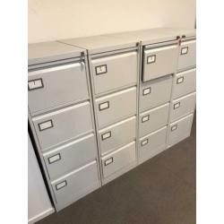 Diverse ladekasten / archiefkasten met 4 lades