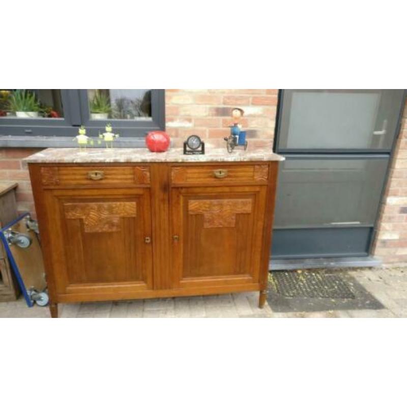 Oude buffetkast dressoir met meerdere mogelijkheden