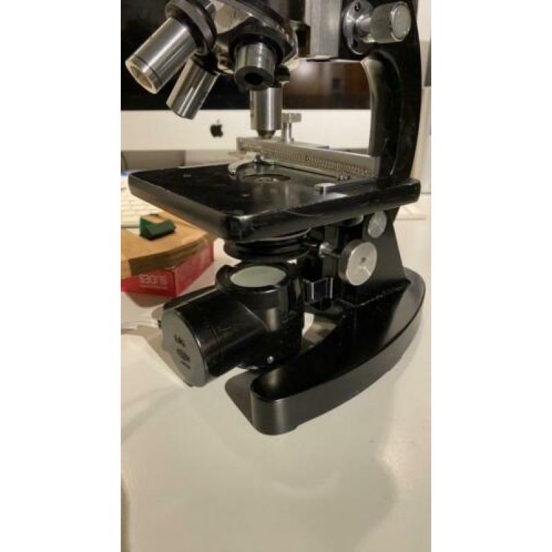 Olympus microscoop in houten kist
