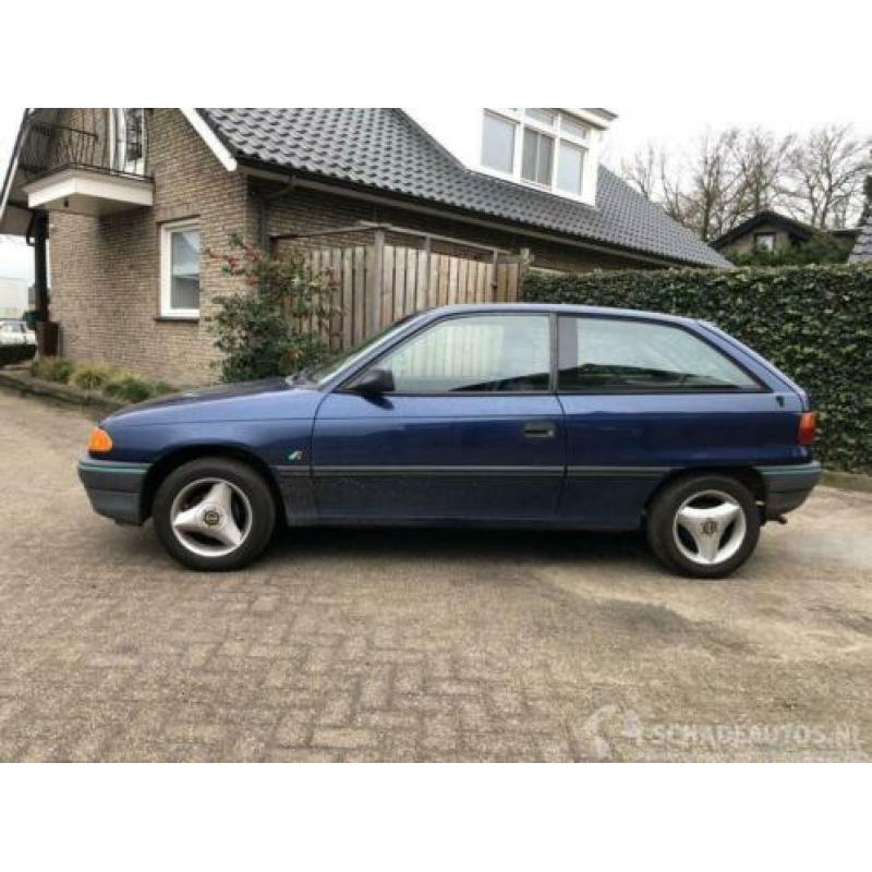 Opel Astra TAILGATE 1.6 (bj 1994)