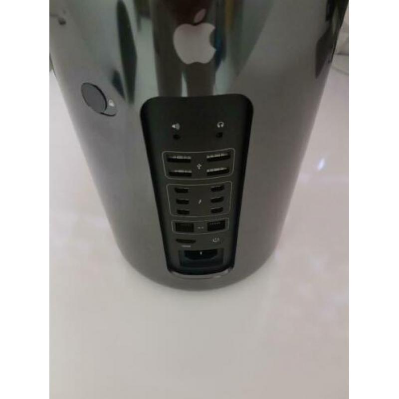 Apple Mac pro late 2013