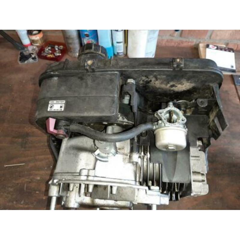 Te koop grasmaaier motor loopt