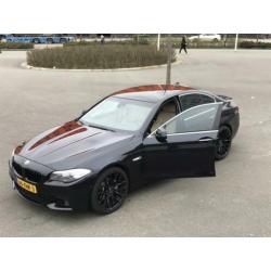 BMW 5-Serie 2.0 D 520 AUT 2012 Zwart M-Pakket camera 360”