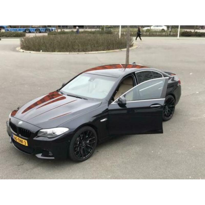 BMW 5-Serie 2.0 D 520 AUT 2012 Zwart M-Pakket camera 360”