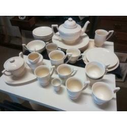 Wedgwood - Edme - servies - melkkannetje suikerpot theepot