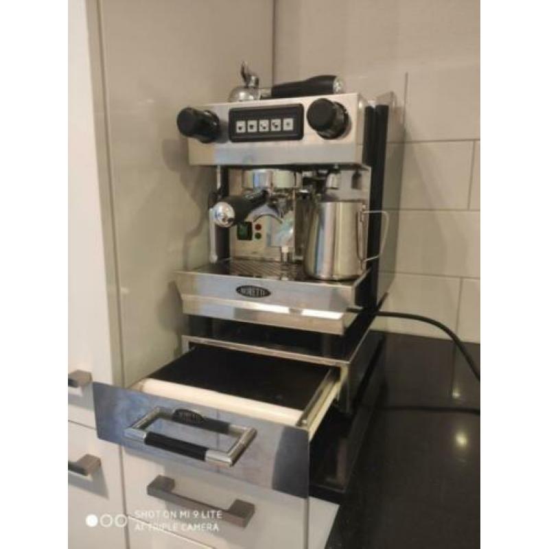 Borreti Baristanero 1keer gebruikt! Bieden vanaf 1000,-