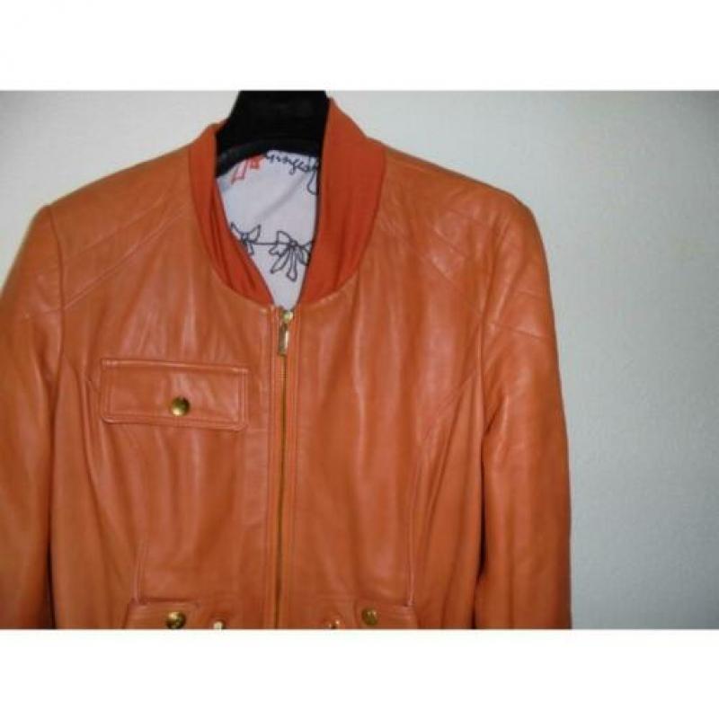 D4A Ginger zacht leren jasje warme oranje tint mooi model M