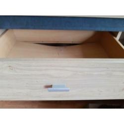 Dressoir. 89 * 196,5 * 59