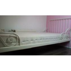 Meidenbed