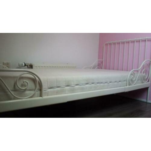 Meidenbed