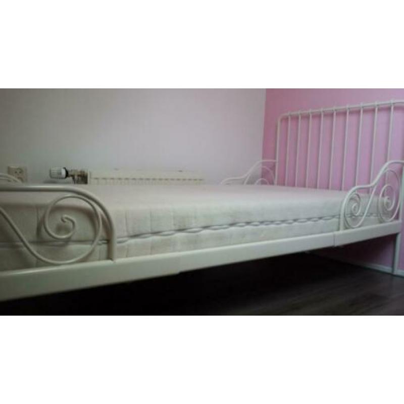Meidenbed
