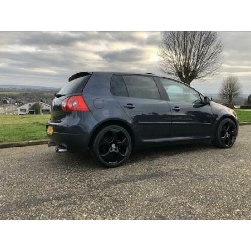 Volkswagen Golf 2.0 FSI Sportline