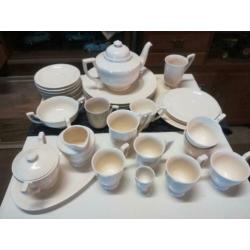 Wedgwood - Edme - servies - melkkannetje suikerpot theepot