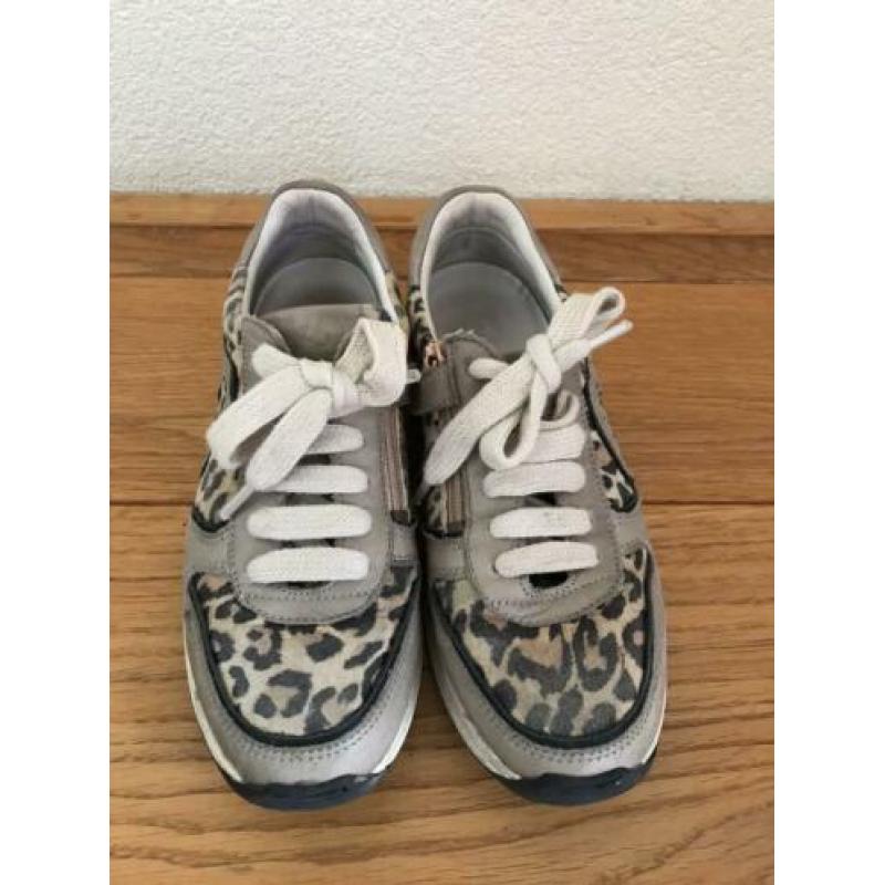 Gave lederen sneakers van Giga, mt 35