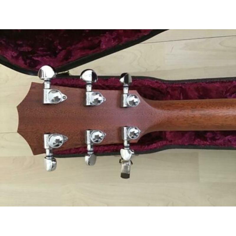 Taylor 510 uit 1998