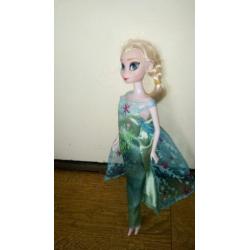 (barbie) pop van frozen: Elsa