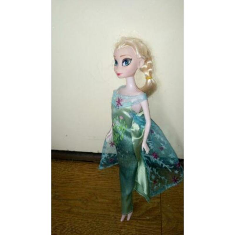 (barbie) pop van frozen: Elsa