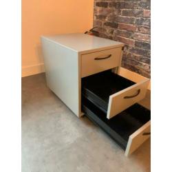Ladeblokken 2x 60cm diep voor onder bureau op wielen