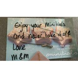 Minitials 18 karaat wit gouden ketting met 3 oogjes