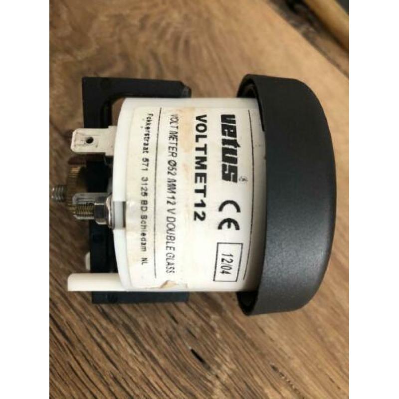 Vetus 12 Volt meter (2stuks beschikbaar)