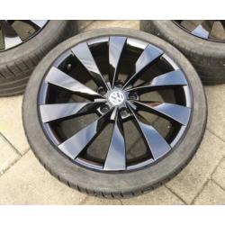 ? 18” Vw Interlagos Passat, Cc, Scirocco Velgen met Banden