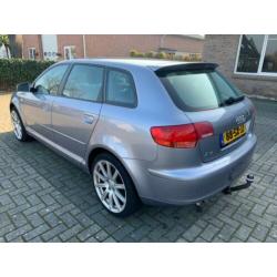 Audi A3 Sportback 2.0 TDI Ambiente clima , cruise , trekhaak