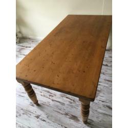 Grenen eettafel