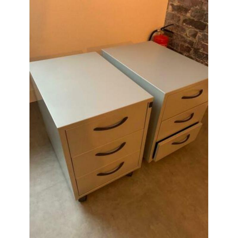 Ladeblokken 2x 60cm diep voor onder bureau op wielen