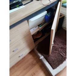 Dressoir. 89 * 196,5 * 59