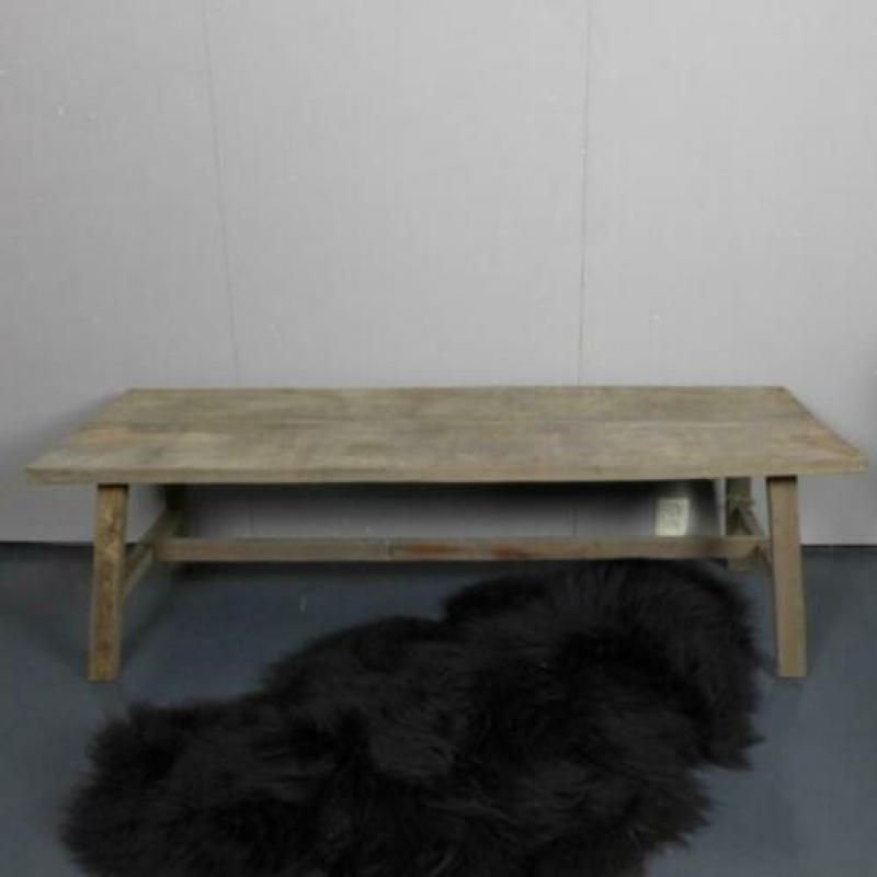 Stoere landelijke salontafel van Aura Peeperkorn