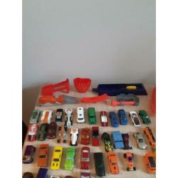 Grote verzameling hotwheels (Auto's racebanen) bieden kan