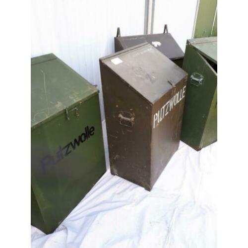 ***** ijzeren kist / decoratieve opberg kist