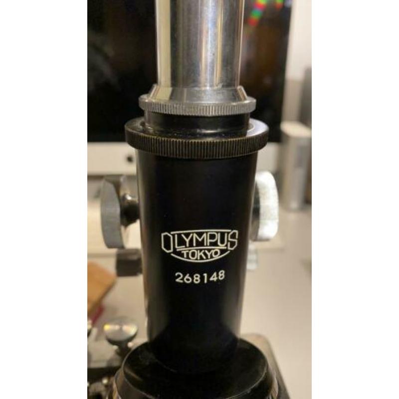 Olympus microscoop in houten kist