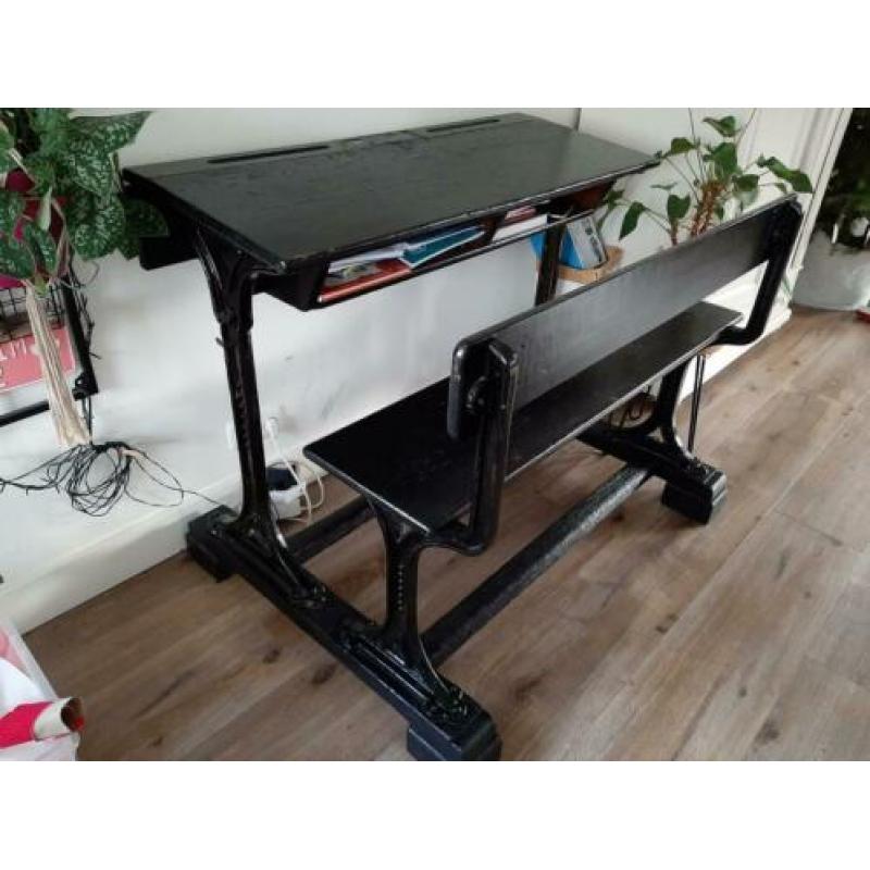 Mooie oude schoolbank