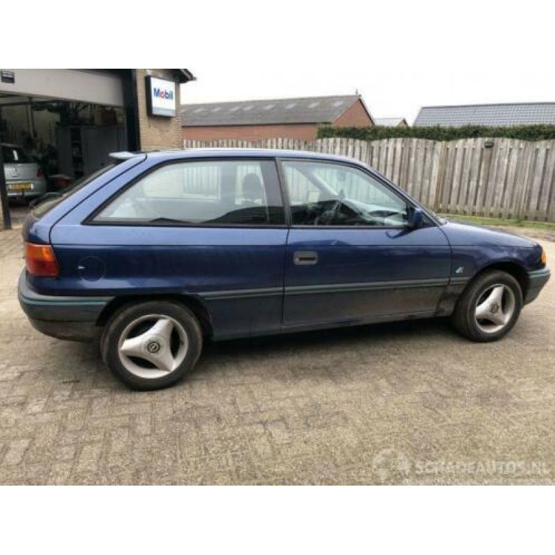 Opel Astra TAILGATE 1.6 (bj 1994)