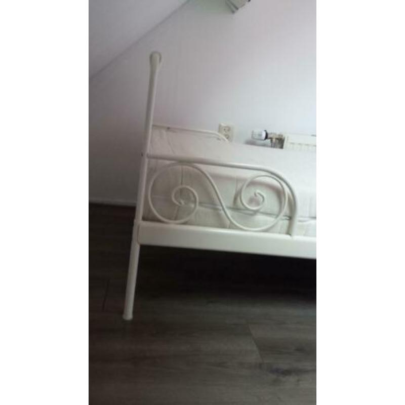 Meidenbed
