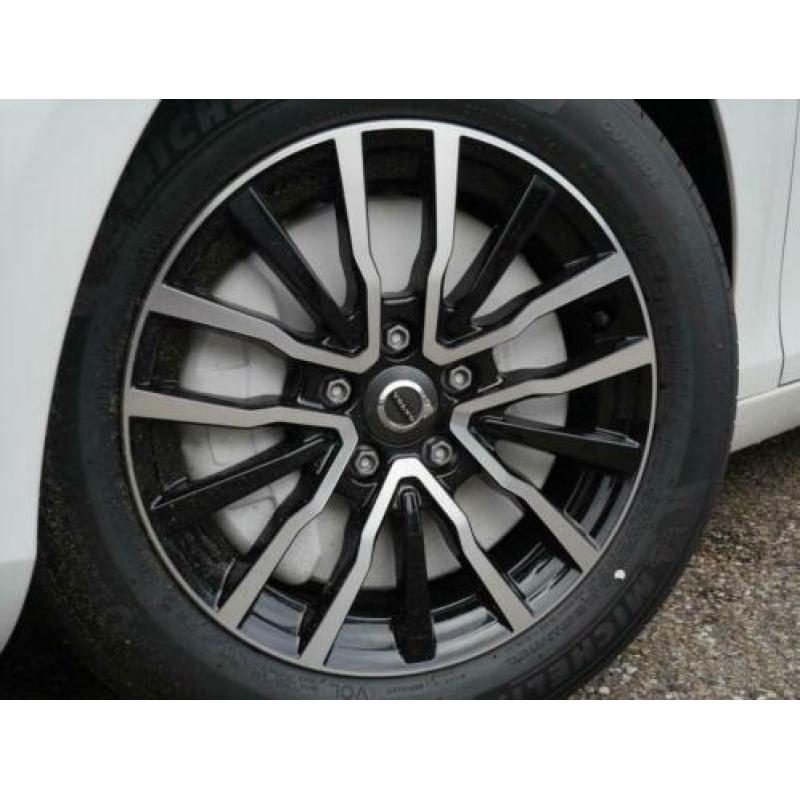 Volvo V40 T2 120PK Automaat Polar+ / Verwarmbare voorruit /