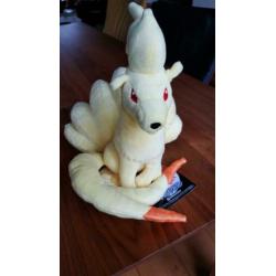 Pokémon Center Ninetales knuffel