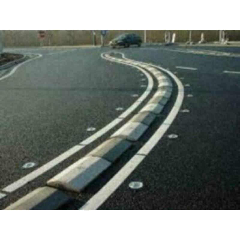 Opsluitband Stootband afscheiding 100x30x15 met reflector