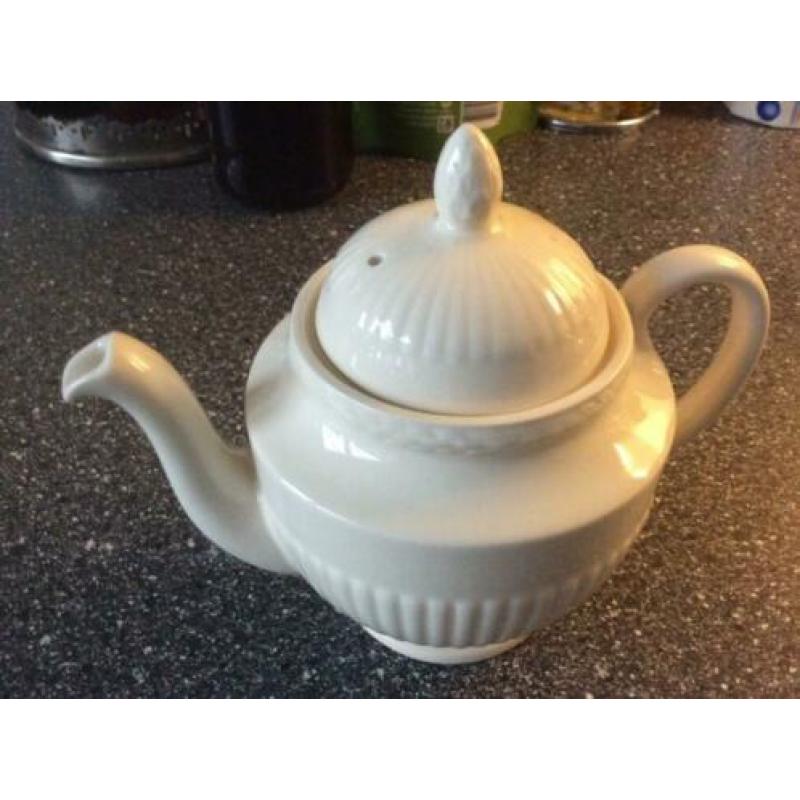 Zgan grote theepot WEDGWOOD EDME