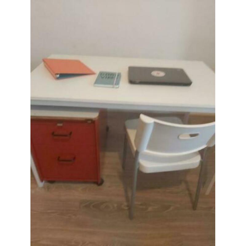 Witte IKEA tafel