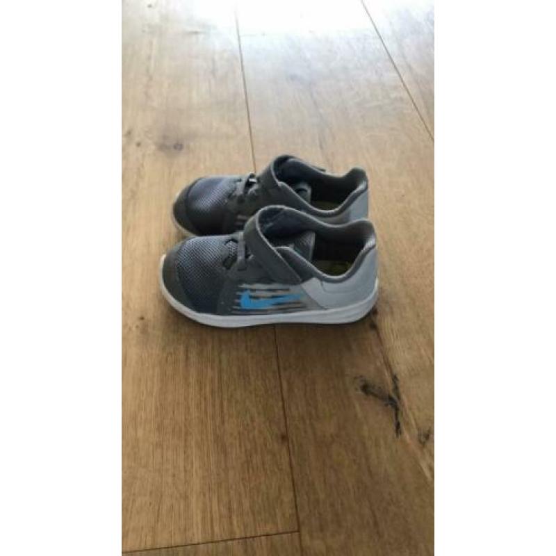 Nike schoenen mt 25 Zgan