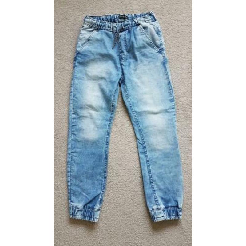 Broeken maat 152